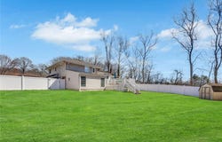 10 Carol Drive, Bethpage, NY 11714