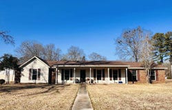 303 Bellview Dr, Aberdeen, MS 39730