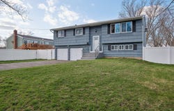 81 Andrew Avenue, Islip Terrace, NY 11752