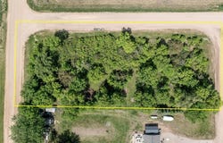 Xxx Woodview Lane, Le Center, MN 56057