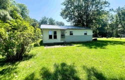 3122 W First Drive, Albion, IN 46701