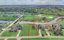11621 Grandview Drive, Montgomery, TX 77356