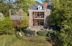 137 Wellesley St, Weston, MA 02493