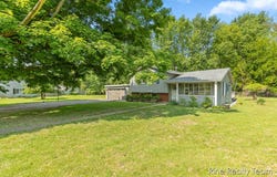 33250 Bernice Avenue, Paw Paw, MI 49079