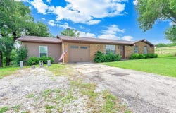 800 Farrar Road, Waxahachie, TX 75165