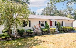 60 Saffron Circle, Springfield, MA 01129
