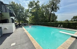 2441 Broadlawn Dr, St Clair, PA 15241