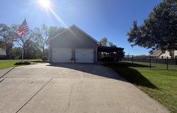 1008 Medbury Lane, Richmond, MO 64085