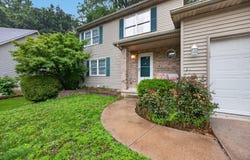 2 Scenic Point, Bloomington, IL 61701