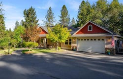 1260 Pinecrest Drive, Grants Pass, OR 97526