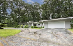 32 Aylesbury Rd, Worcester, MA 01609