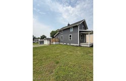 637 Maple Street, Newcomerstown, OH 43832