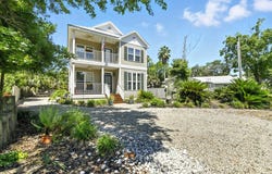 40 Myrtle St, Apalachicola, FL 32320