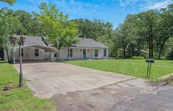 213 N Oaks Drive, Grand Saline, TX 75140