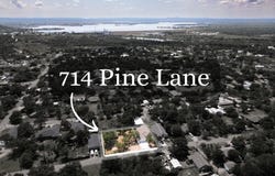 714 Pine LN, Horseshoe Bay, TX 78657