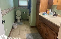 344 S Benton Street, Lomax, IL 61454