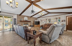 1604 Avenue H, Abernathy, TX 79311