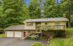 8016 LAKE Drive, MANASSAS, VA 20111