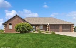 1191 Illinois Drive, Knoxville, IA 50138