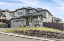 703 E TANOAK AVE, La Center, WA 98629