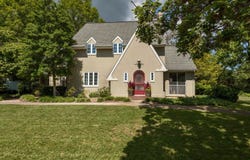 609 Stonewall St, Lexington, VA 24450