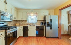 5 Cedar Grove Ave, Tyngsborough, MA 01879