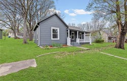 304 E Shawnee Street, Paola, KS 66071