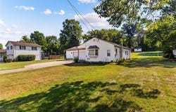 43 S Van Buren Avenue, Barberton, OH 44203