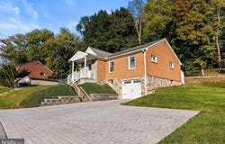 2177 FINEVIEW ROAD, YORK, PA 17406