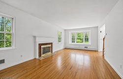 18 Mountainside Dr, Wayne Twp., NJ 07470-4209