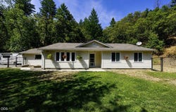 5334 Griffin Creek Road, Medford, OR 97501