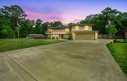 807 S Meadows Dr, Diboll, TX 75941