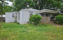715 W Kaufman Street, Paris, TX 75460