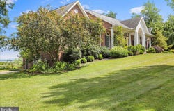 934 SAMERICA DRIVE, CHAMBERSBURG, PA 17202