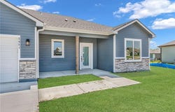 2621 E 26th Court, Lawrence, KS 66046