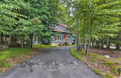 348 Fernwood Drive, East Stroudsburg, PA 18301
