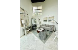 7700 Collins Ave, Miami Beach, FL 33141