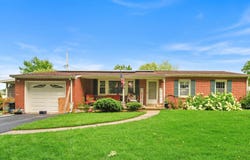 42 LOCUST LANE, LEBANON, PA 17042