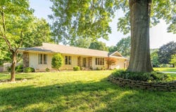 1728 E Camino Alto Street, Springfield, MO 65804