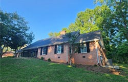 101 S 8th Avenue, Mayodan, NC 27027