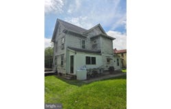 102 MAIN STREET, KLINGERSTOWN, PA 17941