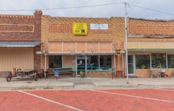 211 Main St, McLean, TX 79057