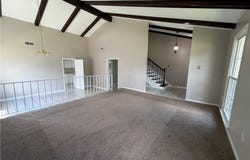 532 OAKWOOD Drive, Gretna, LA 70056