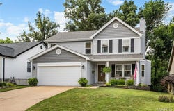 320 Valparaiso Court, Valley Park, MO 63088