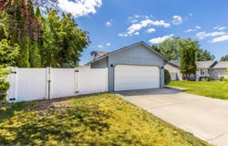 19322 E Flat Rock River Ln, Greenacres, WA 99016-8406