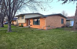 1776 Idaho Ave SE, Huron, SD 57350