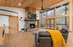 569 Lees Ride, McCaysville, GA 30555