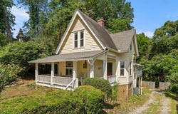 334 Greenville Street, Saluda, NC 28773