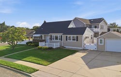 790 Woodside Drive, Wantagh, NY 11793