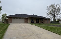500 Green Ct, Pratt, KS 67124
